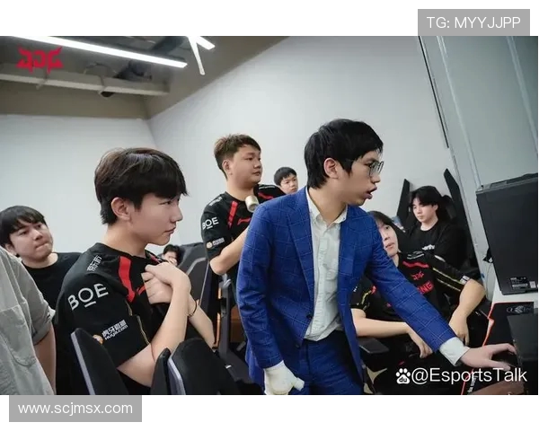 赛后复盘分析LNG与JDG对决中的表现与状态变化